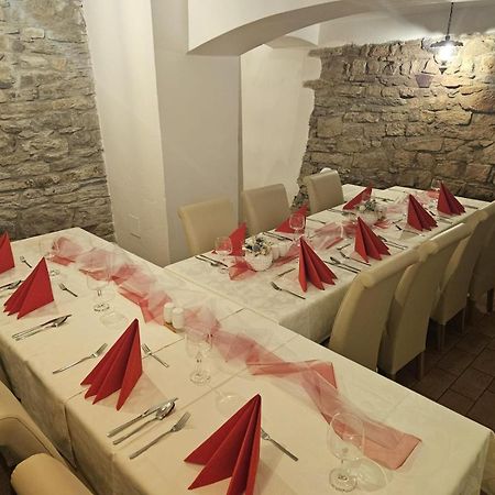 Hotel U Mesta Prahy Náchod Buitenkant foto