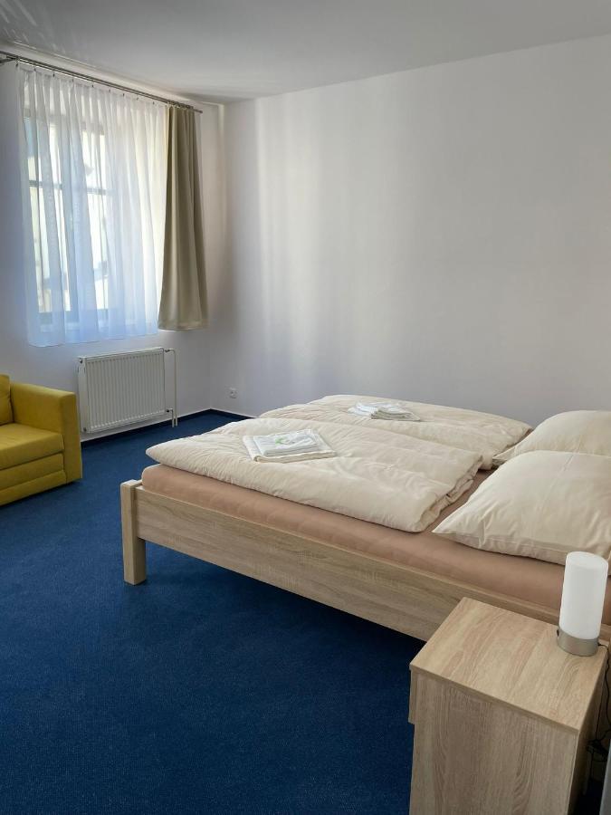 Hotel U Mesta Prahy Náchod Buitenkant foto