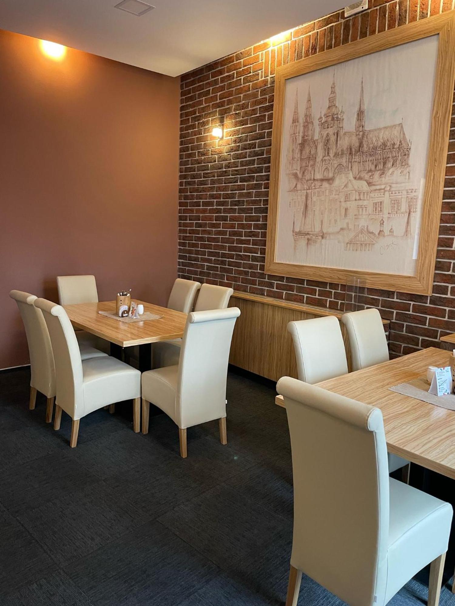 Hotel U Mesta Prahy Náchod Buitenkant foto
