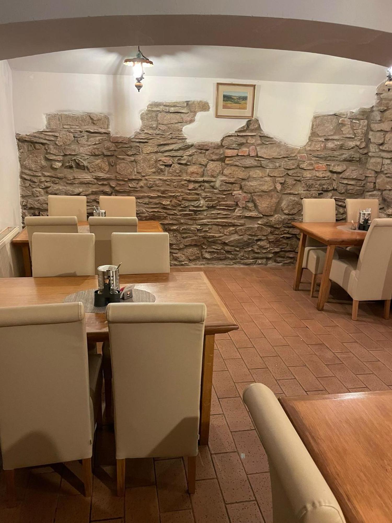 Hotel U Mesta Prahy Náchod Buitenkant foto